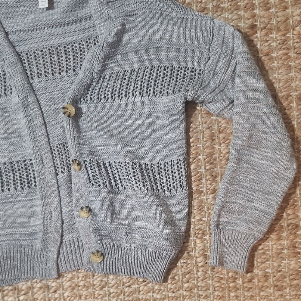 Time and Tru Gray Cottagecore Classic Cropped Buttoned Cardigan Sweater - Picture 5 of 8